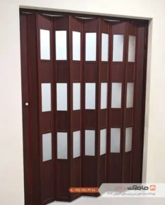 درب آکاردئونی پنجره دار